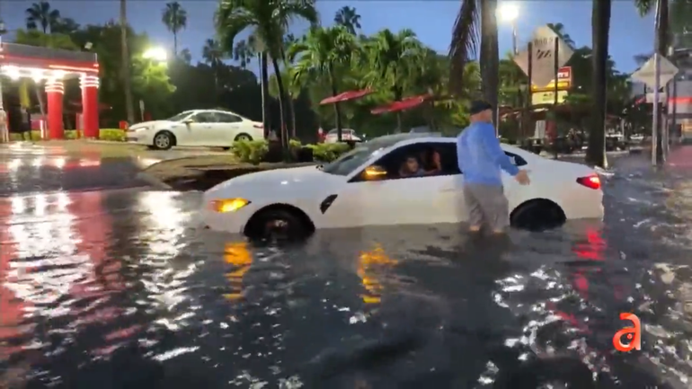Fuertes inundaciones han causado el caos en Miami tras constantes lluvias