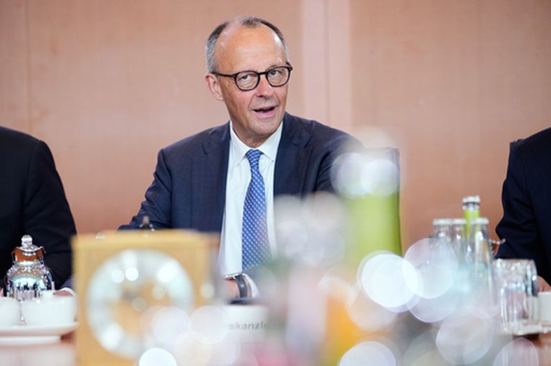 El canciller de Alemania, Friedrich Merz, durante la reunión de su gobierno en la cancillería, en Berlín, el 20 de mayo de 2026. (AP Foto/Ebrahim Noroozi)