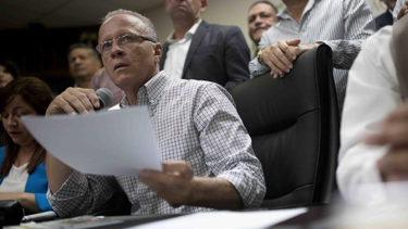 los alcaldes objetan acuerdo con la aee