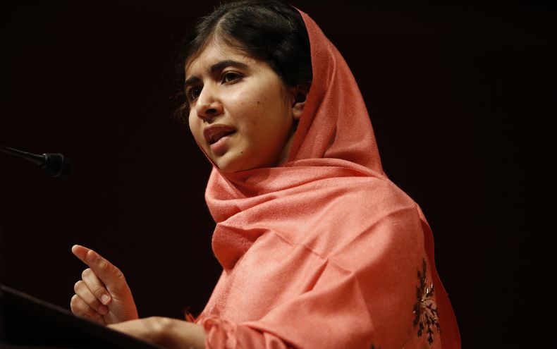 La adolescente paquistan&iacute; Malala Yousafzai habla en la Universidad de Harvard, en esta imagen del  27 de septiembre de 2013. Malala y su padre ser&aacute;n entrevistados en CNN el jueves 10 de octubre de 2013 por la noche en CNN. (Foto AP/Jessica R