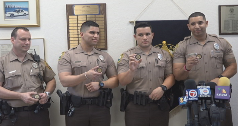 condecoran oficiales.png