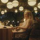Esta imagen difundida por Apple TV+ muestra a Louis Partridge, izquierda, y Leila George en una escena de Disclaimer. (Apple TV+ via AP)