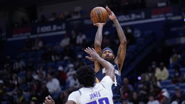 Ingram contribuye con 33 puntos; Pelicans arrollan a Kings