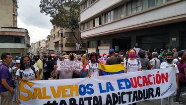 docentes venezolanos vuelven a las calles pese a la pandemia