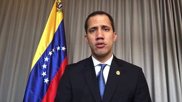 guaido dice a los venezolanos que la respuesta al fraude de las elecciones debe ser en la calle