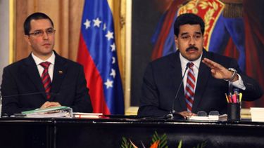 maduro anuncia cinco cambios en el gobierno, incluida la salida de arreaza como ministro de exteriores