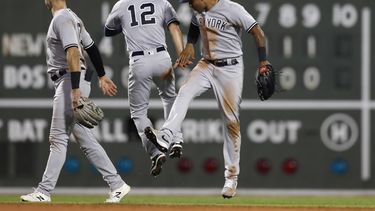 Donaldson y Carpenter guían a Yanquis a triunfo en Boston