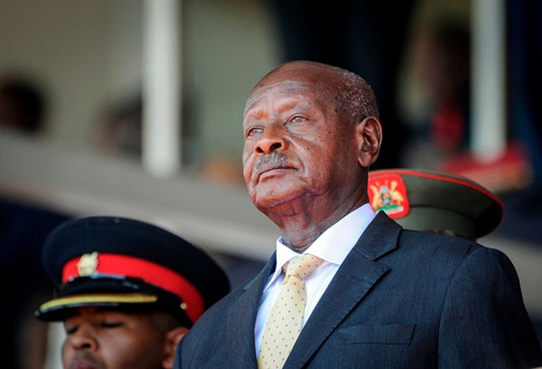 El presidente de Uganda, Yoweri Museveni, asiste al funeral del expresidente de Kenia Daniel Arap Moi en Nairobi, Kenia, el 11 de febrero del 2020. (AP foto/John Muchucha)