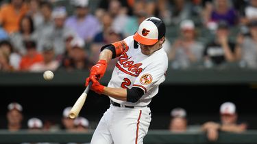 Gunnar Henderson, de los Orioles de Baltimore, conecta un grand slam en el encuentro del martes 13 de junio de 2023, ante los Azulejos de Toronto (AP Foto/Julio Cortez)