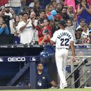 Alcántara luce afinado; Marlins debutan en casa con triunfo