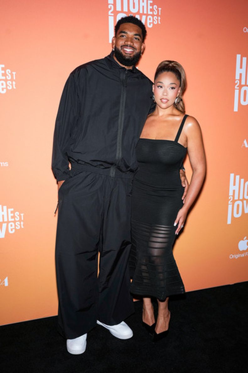 ARCHIVO - Foto del 11 de agosto del 2025, Karl-Anthony Towns y Jordyn Woods atienden la premier de Highest 2 Lowest en el Brooklyn Academy of Music Harvey Theater. (Foto by Charles Sykes/Invision/AP, Archivo)