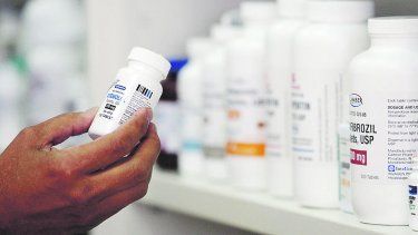 piden acciones concretas en la fiscalizacion de administradores de beneficio de farmacia