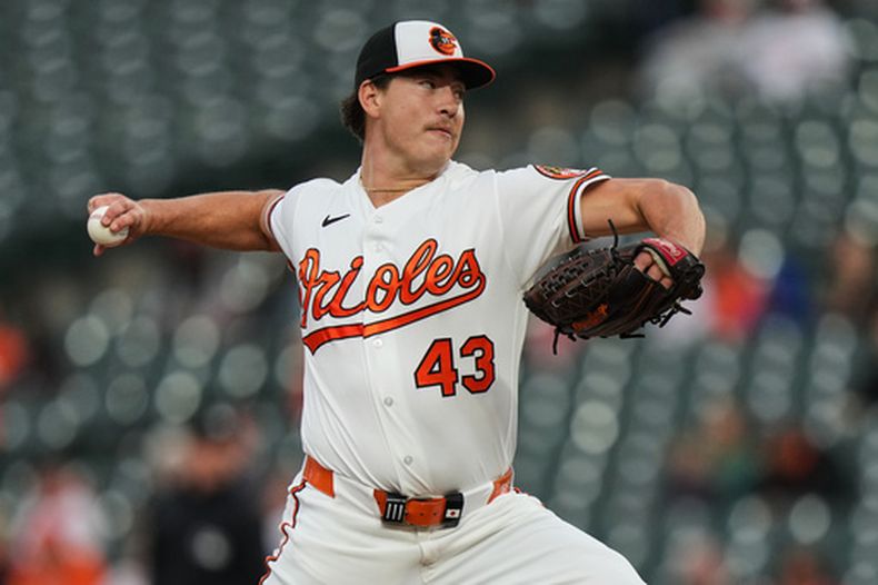 El abridor de los Orioles de Baltimore Trey Gibson lanza en la primera entrada en el segundo encuentro de la doble cartelera ante los Azulejos de Toronto el miércoles 23 de septiembre del 2026. (AP Foto/Stephanie Scarbrough)
