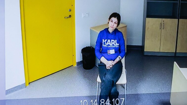 cubana acusada de trasladar migrantes de rusia a estonia sera deportada a la isla tras cumplir prision