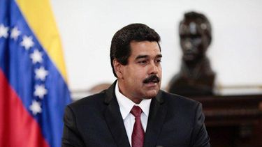 americateve | El régimen de Nicolás Maduro está buscando el canje de oro por dólares ante la fuerte caída de sus reservas internacionales.