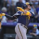 Caratini le da el triunfo a Cerveceros sobre Rockies