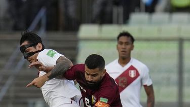 Perú vence a Venezuela y entra en la lucha por cuarto puesto