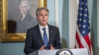 El secretario de Estado de Estados Unidos, Antony Blinken, habla en la ceremonia de firma de un memorando de cooperación con el ministro de Exteriores noruego, Espen Barth Eide, en el Departamento de Estado, el lunes 30 de septiembre de 2024, en Washington. (AP Foto/Kevin Wolf)