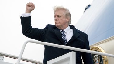 Palabras de Trump reviven debate sobre si es racista