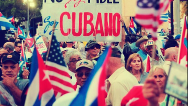 americateve | cubanos Miami.png