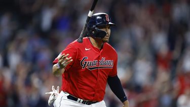 Guardianes remonta ante Mellizos con HR de Naylor en la 10ma