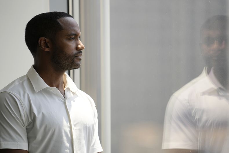 Adrian Perkins posa para un retrato en su oficina de Chicago, el jueves 13 de junio de 2024. (AP Foto/Nam Y. Huh)