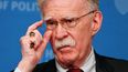ARCHIVO - John Bolton habla en el John F. Kennedy Jr. Forum de la Facultad Harvard Kennedy, el 29 de septiembre de 2025, en Cambridge, Massachusetts. (Foto AP/Michael Dwyer, Archivo)