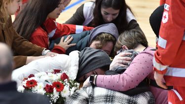 Italia: llenan estadio con ataúdes de víctimas de naufragio