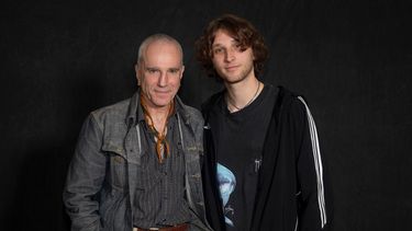 Daniel Day-Lewis, a la izquierda, y Ronan Day-Lewis posan para un retrato el sábado 27 de septiembre de 2025, en Nueva York. (Foto Andy Kropa/Invision/AP)