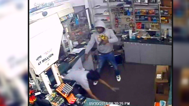 autoridades buscan a hombre que asalto una tienda a mano armada