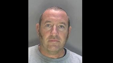 un policia de londres admite multiples cargos de violacion