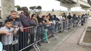 ACLU: Inmigrantes embarazadas no deben ser enviadas a México