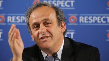 americateve | El presidente de la UEFA, Michel Platini, habla en conferencia de prensa el 22 de febrero de 2014 en Niza, Francia. (AP Photo/Lionel Cironneau, File)
