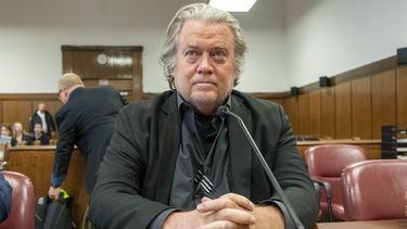 ARCHIVO - Steve Bannon comparece ante el tribunal en Nueva York, el 12 de enero de 2023. (Steven Hirsch/New York Post vía AP, Pool, Archivo)