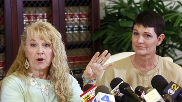 mujeres piden que se divulguen declaraciones de cosby