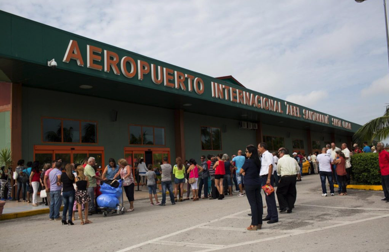 Tras 10 meses sin recibir viajeros, aeropuerto de Santa Clara reinicia sus operaciones comerciales