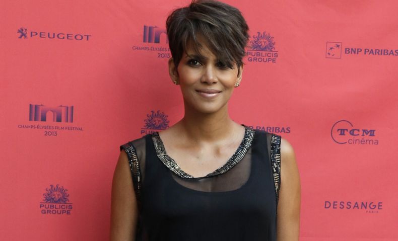 ARCHIVO - En imagen del 13 de junio de 2013, la actriz Halle Berry llega al estreno de la pel&iacute;cula "Things we Lost in the Fire" durante el Festival de Cine Campos El&iacute;seos, en Par&iacute;s. Un representante de la actriz de 47 a&ntil