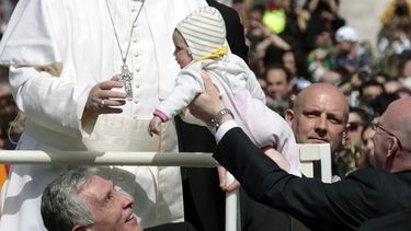 vaticano permite a hospital pediatrico usar su helipuerto
