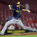 Hader llega a 500 ponches; Cerveceros frenan a Rojos