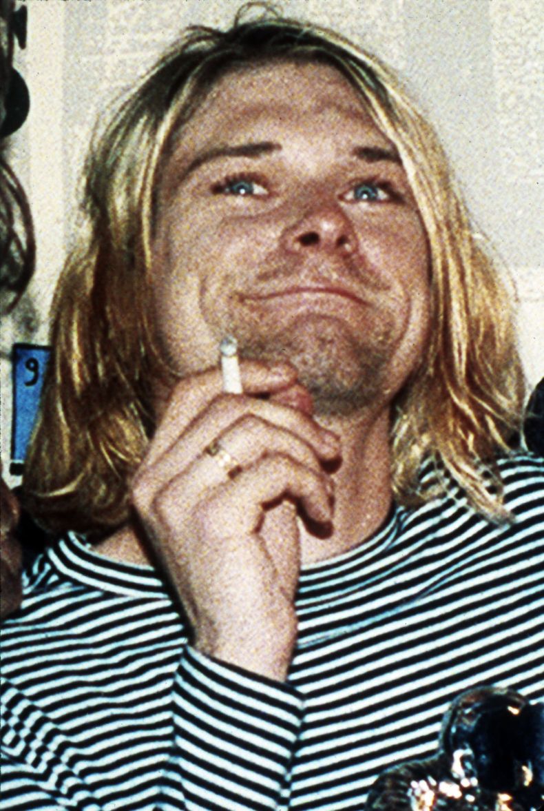 Fotograf&iacute;a de archivo de 1993 muestra a Kurt Cobain, cantante principal del grupo Nirvana. (Foto AP/Mark J.Terrill, archivo)