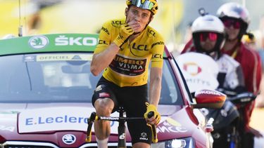 Vingegaard conquista 18va etapa de Tour; se sacude a Pogacar