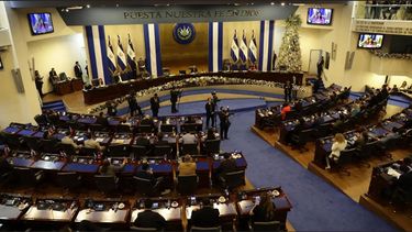El Congreso salvadoreño otorga licencia a Bukele para que busque la reelección inmediata