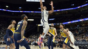 Grizzlies vence a Pacers y asegura su lugar en los playoffs