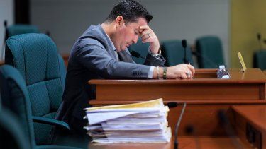 orlando aponte anuncia que su esposa retiro orden de proteccion que habia solicitado en su contra