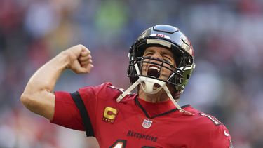 Brady y Bucs vencen a Seahawks en 1er partido en Alemania