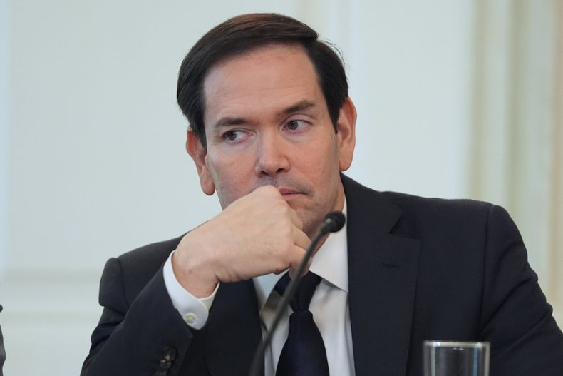 El secretario de Estado de Estados Unidos, Marco Rubio, durante una reunión sobre antifa en la Casa Blanca, el 8 de octubre de 2025, en Washington. (AP Foto/Evan Vucci)