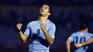americateve | El jugador de Uruguay, Luis Su&aacute;rez, festeja un gol contra Costa Rica en un amistoso el jueves, 13 de noviembre de 2014, en Montevideo. (AP Photo/Matilde Campodonico)