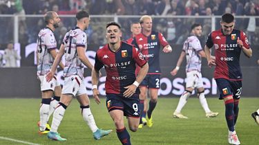 El portugués Vitinha, del Genoa, festeja tras anotar en un partido de la Serie A italiana frente al Bologna, el viernes 24 de mayo de 2024 (Tano Pecoraro/LaPresse via AP)