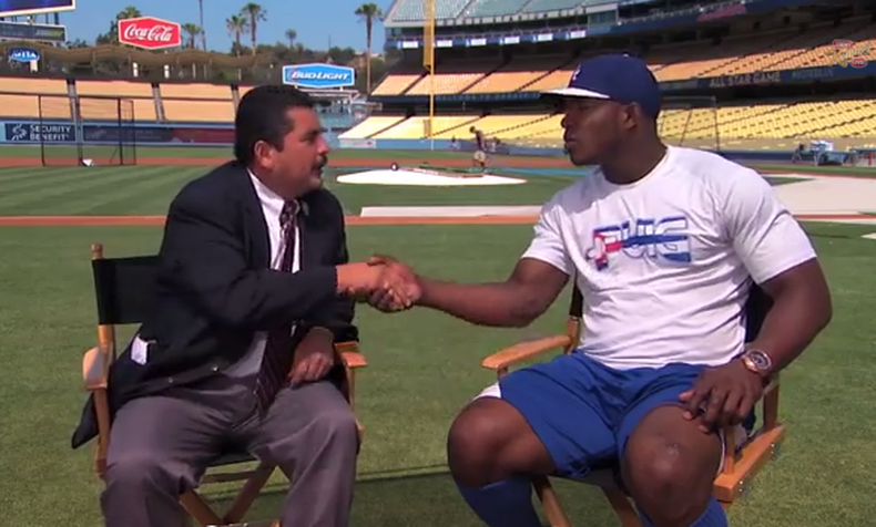 Las habilidades de Yasiel Puig de poder hablar Inglés están llegando a lo largo de su segunda temporada en las Grandes Ligas.  Su nivel es lo suficientemente bueno para hacer una entrevista de televisión anglo en el show de Jimmy Kimmel con Guillermo Rodr