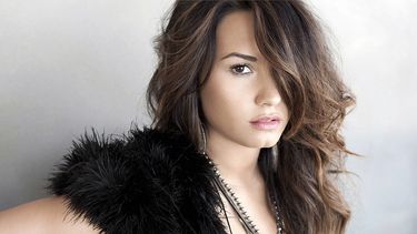 americateve | Pueden poseer dinero, poder, miles de fans alrededor de todo el mundo pero aún así, ninguno de estos artistas se han salvado de padecer enfermedades que los afectan tanto física como mentalmente.